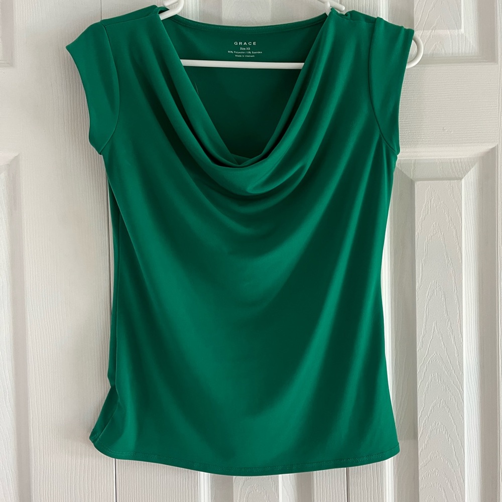 Kelly Green short sleeve career top - Picture 1 of 4